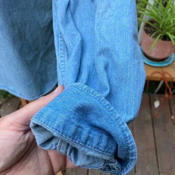 Talbots Blue Denim convertible sleeve Henley women’s Shirt M - Picture 2 of 8